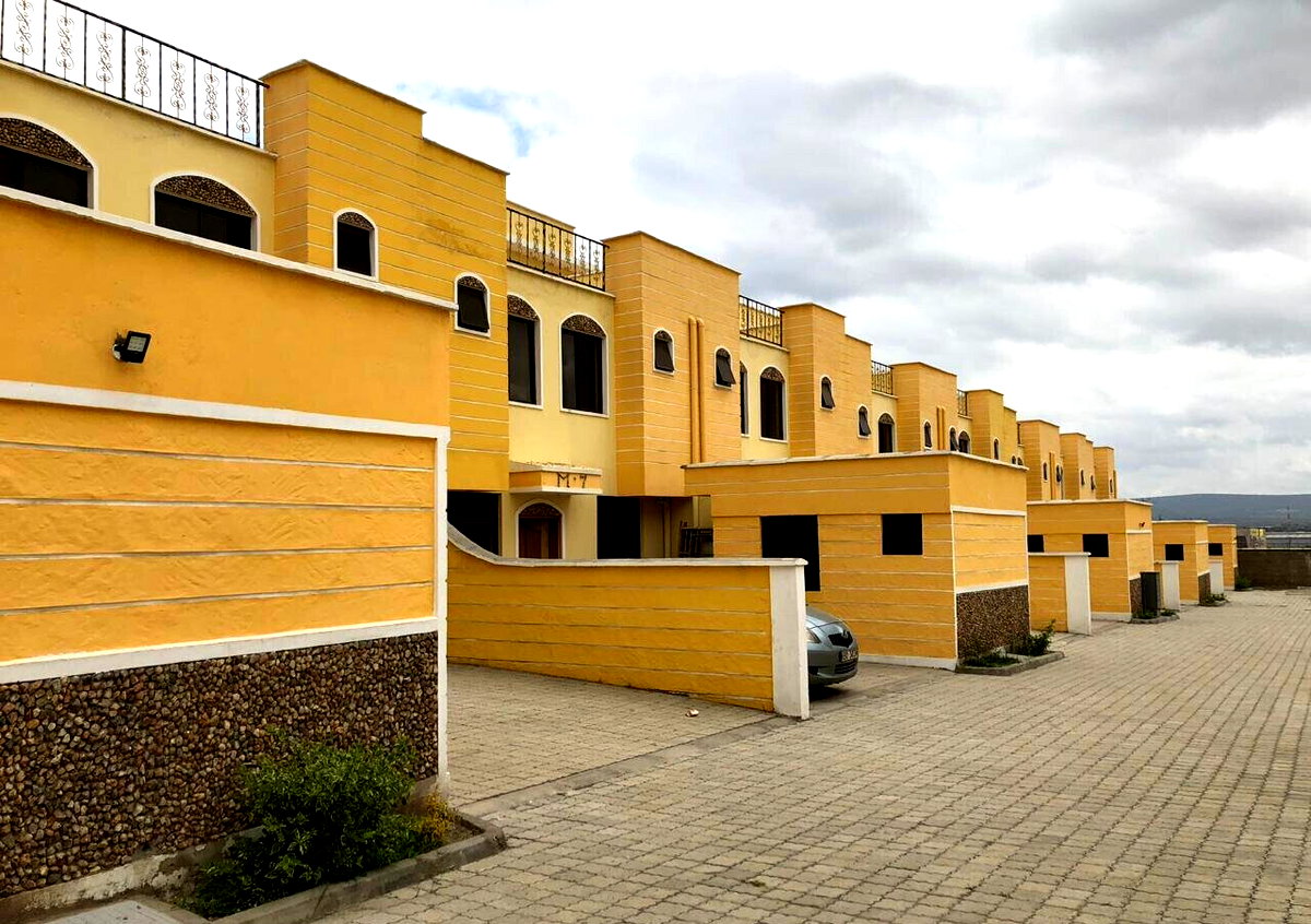 Brand New 4BR Townhouse with DSQ & Walk-in Closets - Athi River