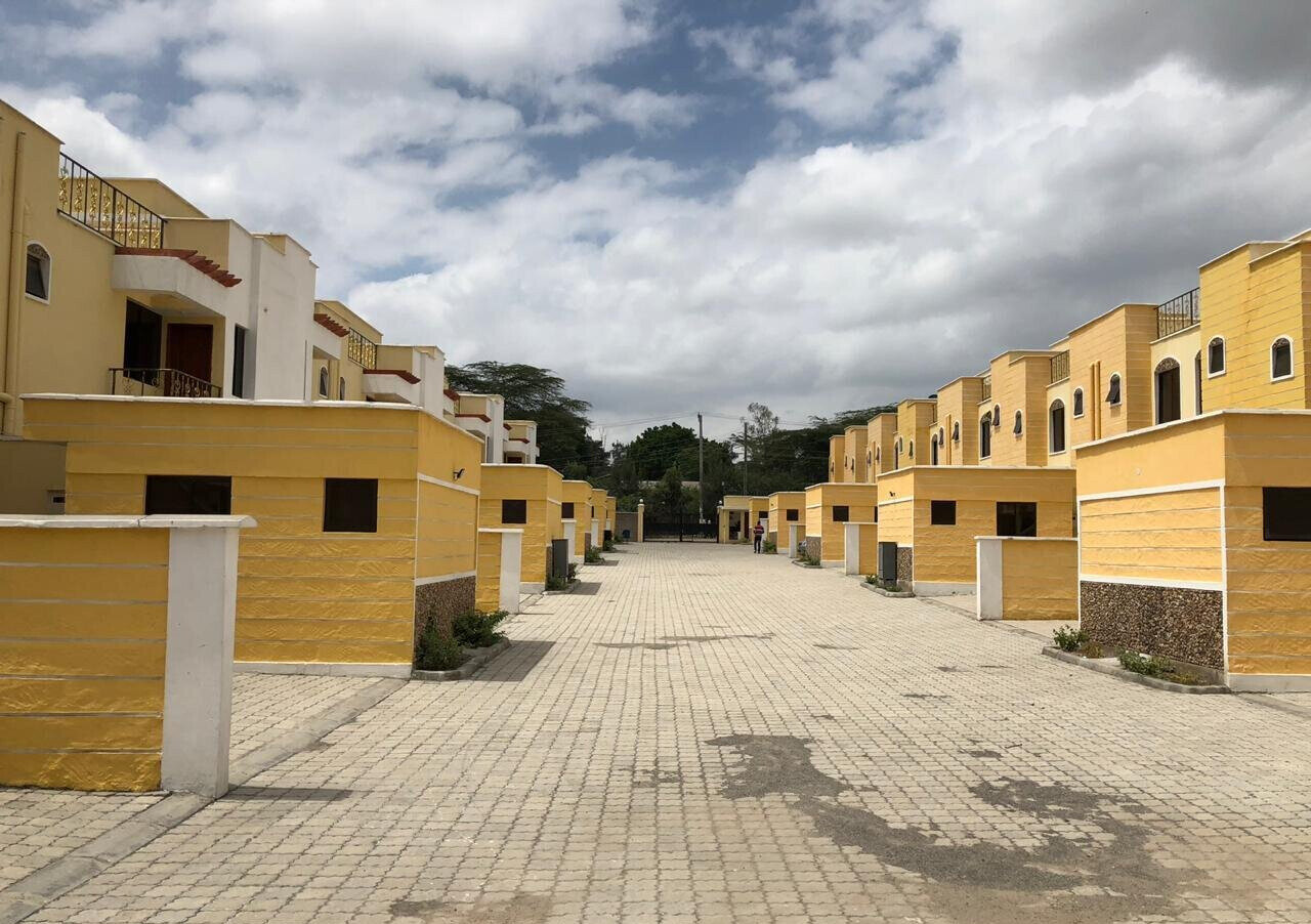 Brand New 4BR Townhouse with DSQ & Walk-in Closets - Athi River