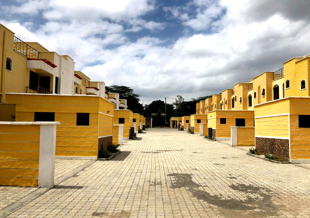 Brand New 4BR Townhouse with DSQ & Walk-in Closets - Athi River