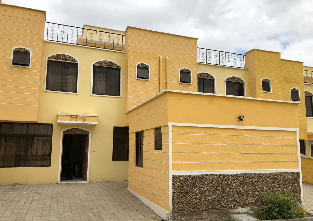 Brand New 4BR Townhouse with DSQ & Walk-in Closets - Athi River