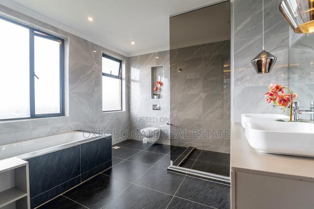 4bdrm Villa in Membly, Membley Estate for sale