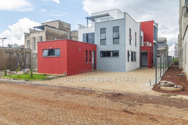 4bdrm Villa in Membly, Membley Estate for sale