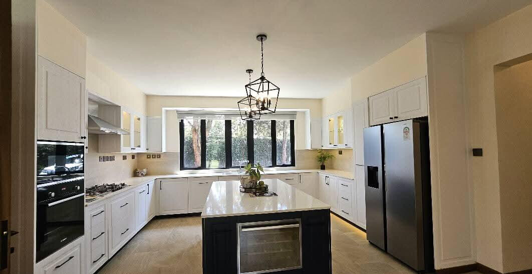 5BR All-Ensuite Townhouse with Entertainment Room - Old Runda
