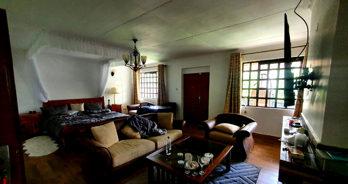 7-Bedroom Townhouse with Private Garden & Modern Kitchen – Karen
