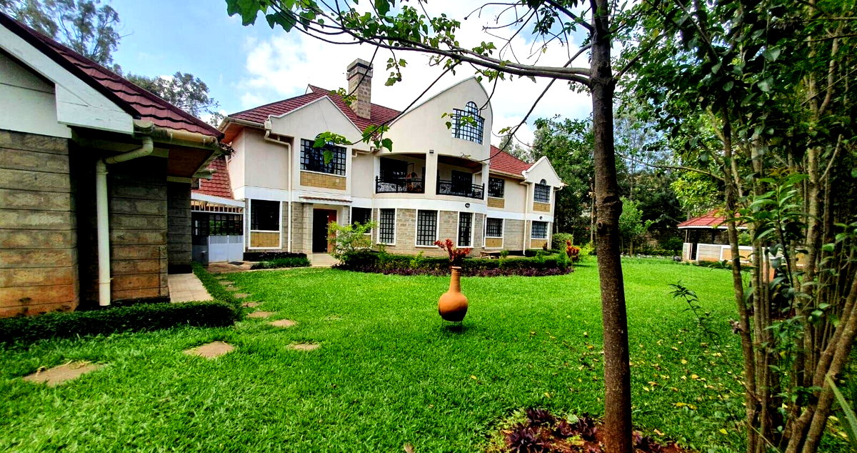 7-Bedroom Townhouse with Private Garden & Modern Kitchen – Karen