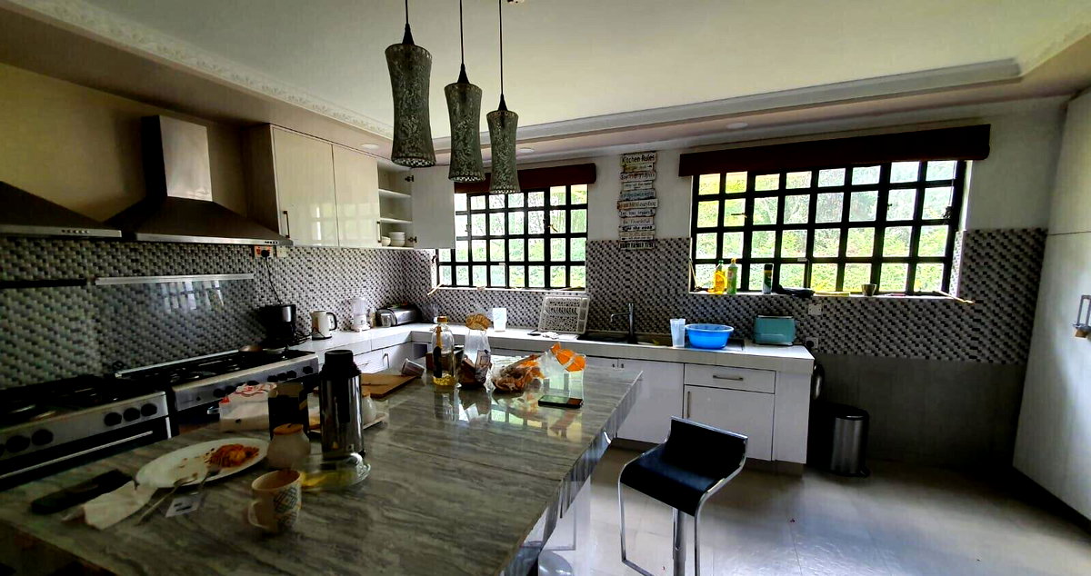 7-Bedroom Townhouse with Private Garden & Modern Kitchen – Karen