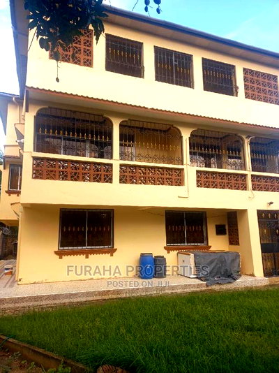 8bdrm Maisonette in Utange for sale - Image 5