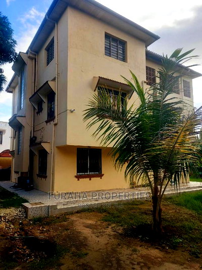 8bdrm Maisonette in Utange for sale - Image 3