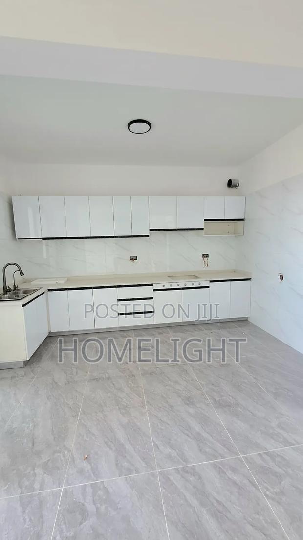 4bdrm Duplex in Valley Arcade for sale