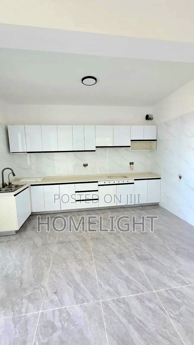 4bdrm Duplex in Valley Arcade for sale