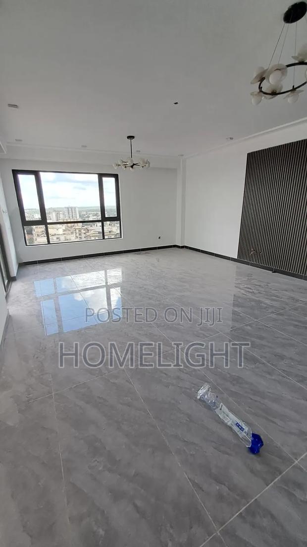 4bdrm Duplex in Valley Arcade for sale