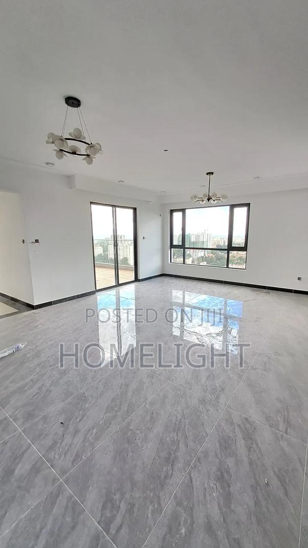 4bdrm Duplex in Valley Arcade for sale