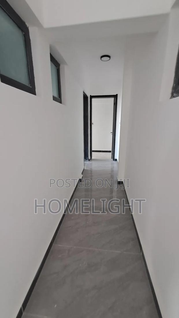 4bdrm Duplex in Valley Arcade for sale