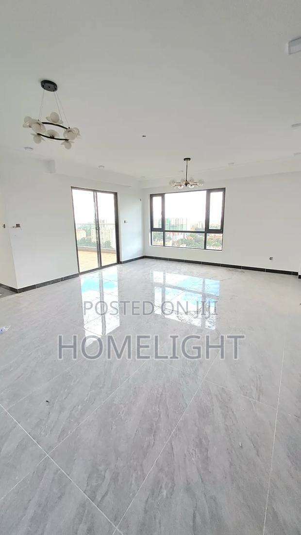 4bdrm Duplex in Valley Arcade for sale