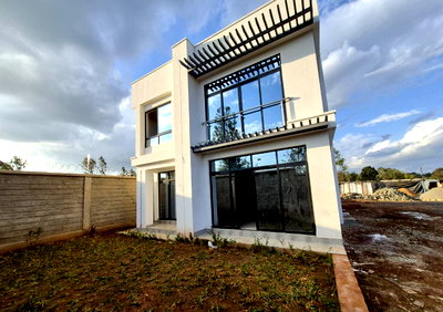 4BR Villa with Rooftop Terrace & DSQ - Njathaini, Nairobi