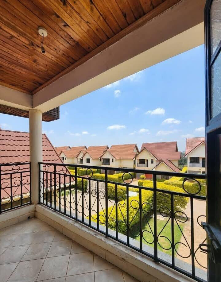 5BR All-Ensuite Villa with Pool Access - Oloolua Ngong