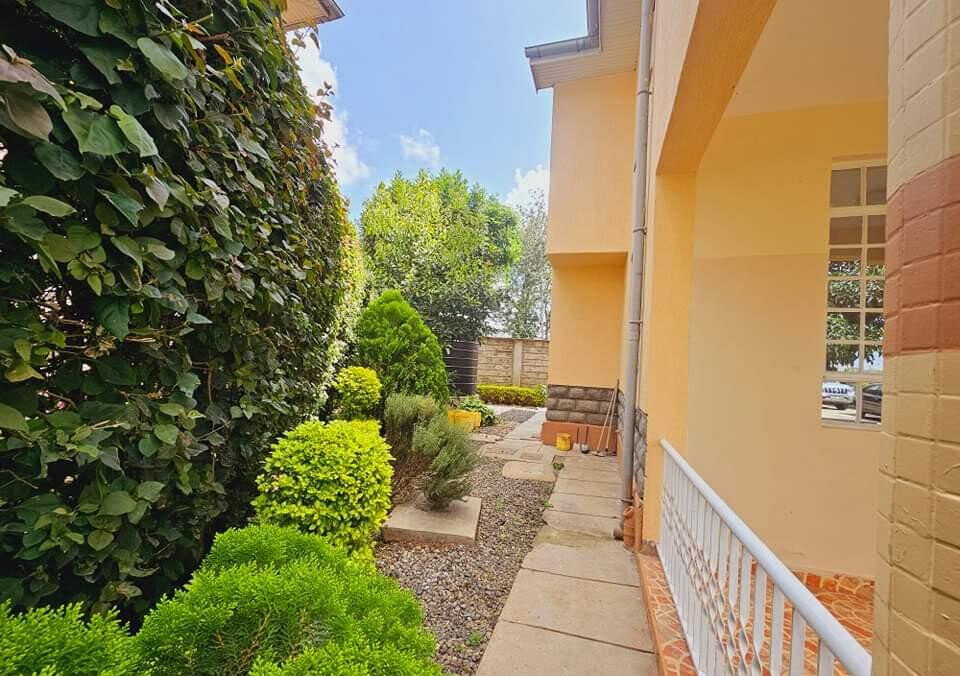 5-Bed All-Ensuite Townhouse with Private Gate - Rimpa, Rongai