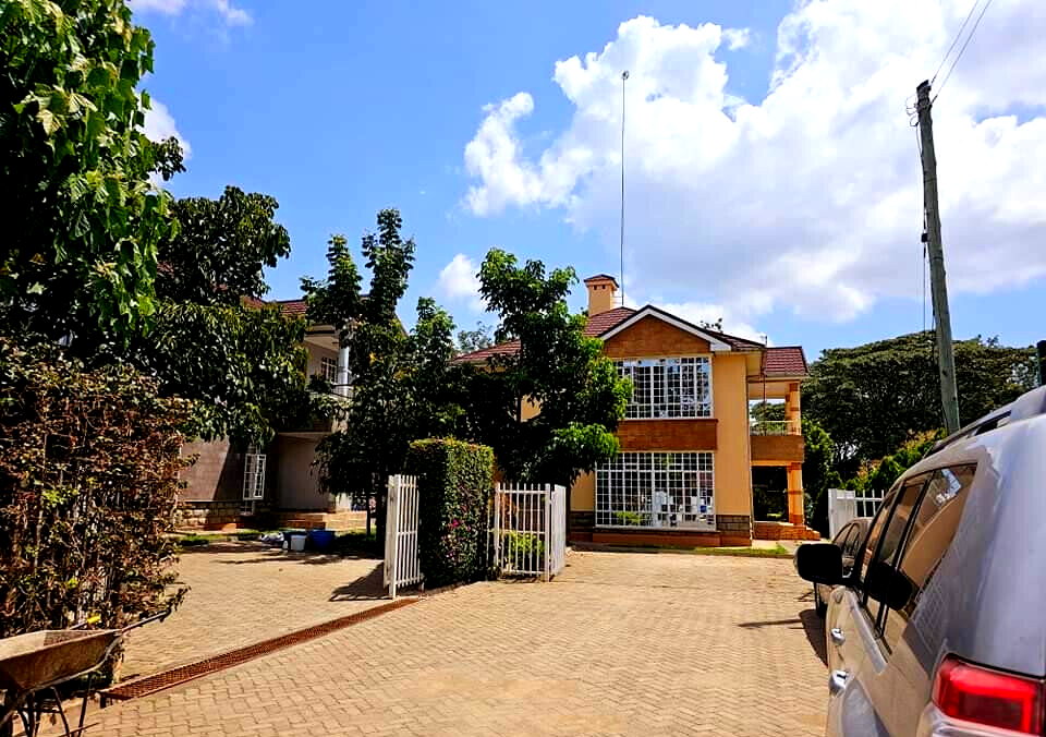 5-Bed All-Ensuite Townhouse with Private Gate - Rimpa, Rongai