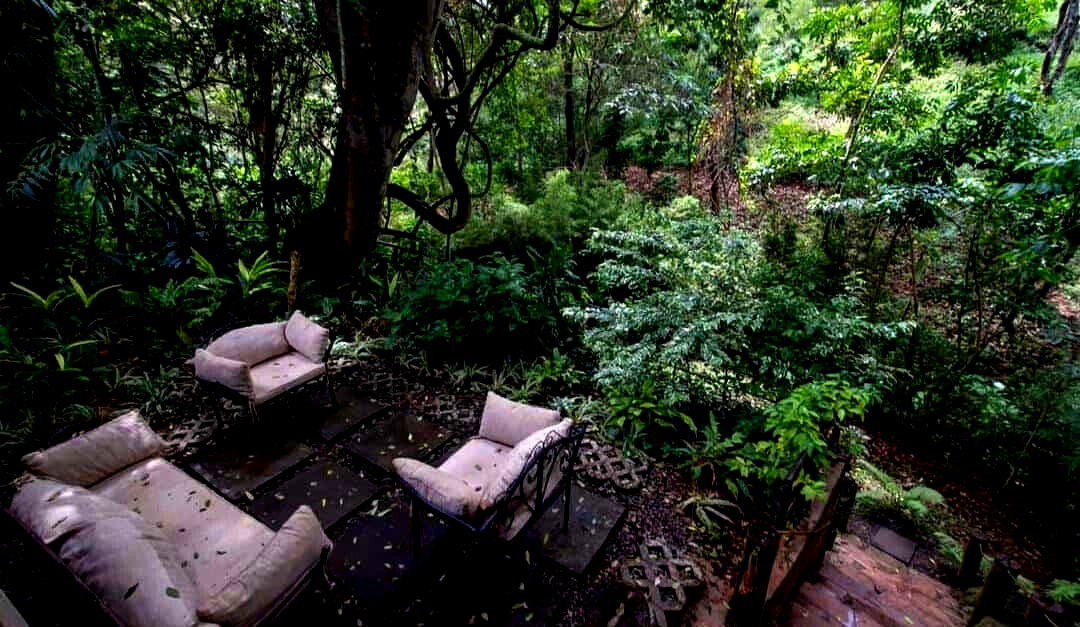 5-Ensuite Townhouse on One Acre with Tennis Court – Hardy, Karen