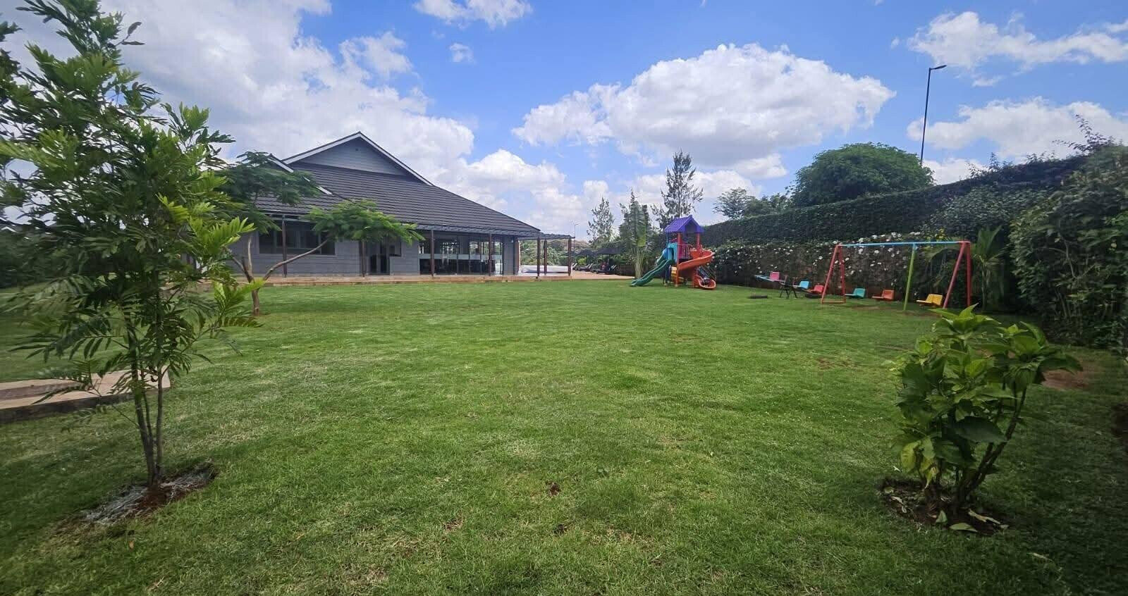 4BR Ensuite Townhouse with Pool & Clubhouse - Runda