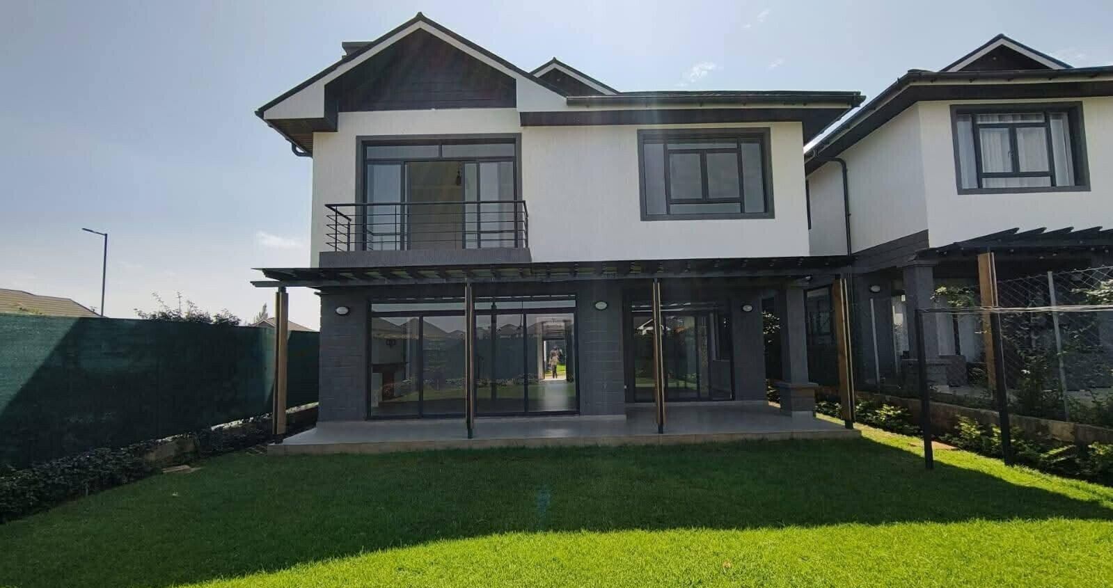 4BR Ensuite Townhouse with Pool & Clubhouse - Runda