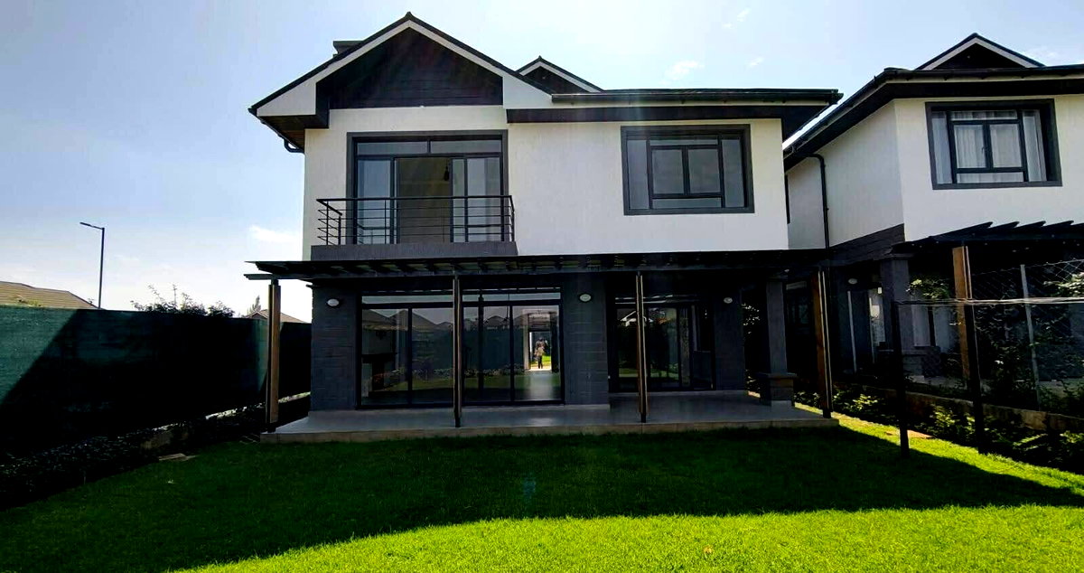 4BR Ensuite Townhouse with Pool & Clubhouse - Runda