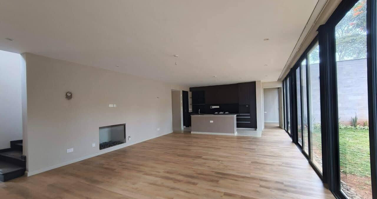 4BR Ensuite Townhouse with Pool & Clubhouse - Runda