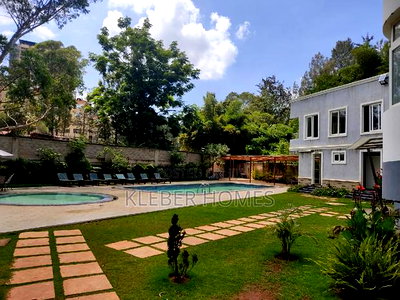 5bdrm Apartment in Lavington for Sale - Image 1