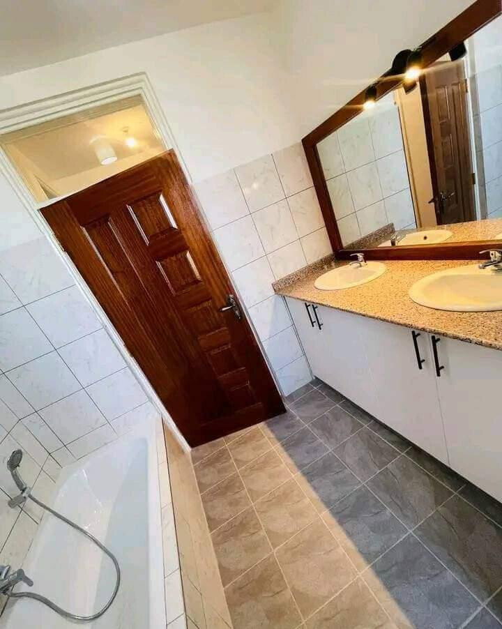 4BR Master En-Suite Villa with Roof Terrace - Syokimau
