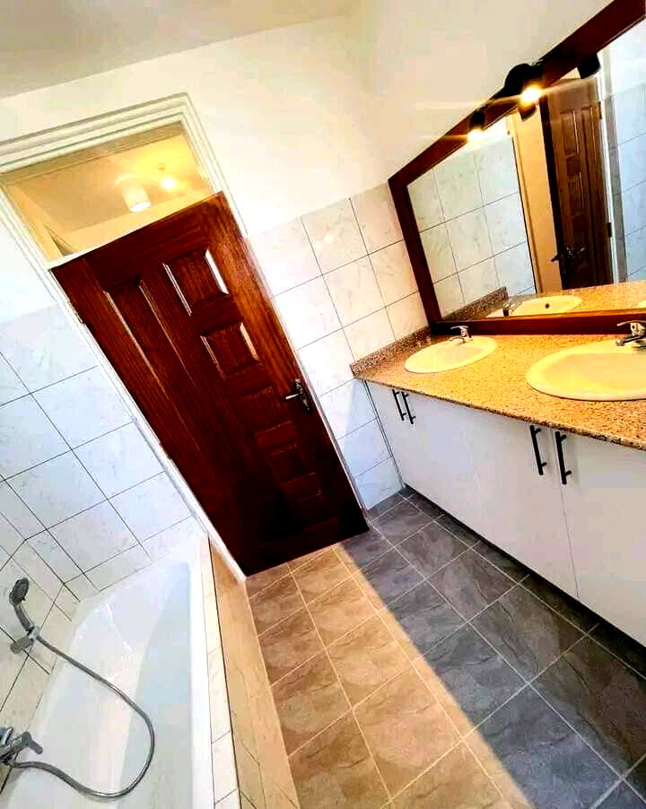 4BR Master En-Suite Villa with Roof Terrace - Syokimau