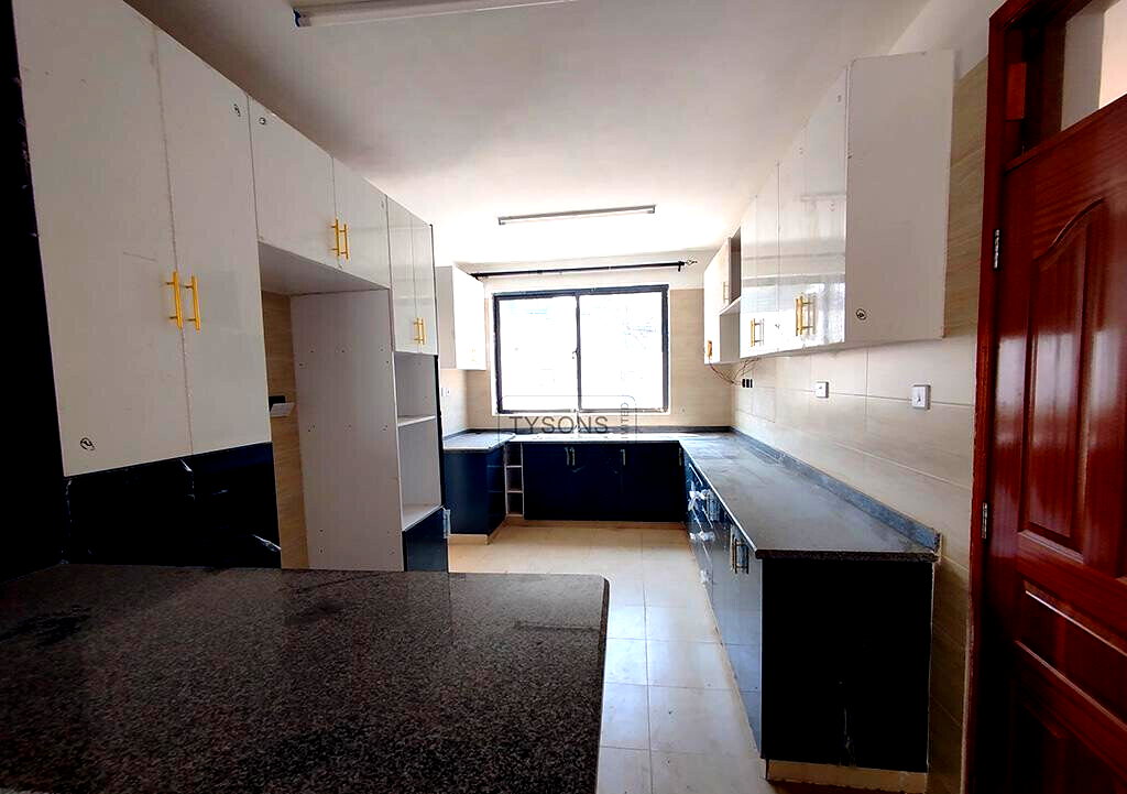 4-Ensuite Townhouse with Rooftop Terrace & DSQ - Lavington