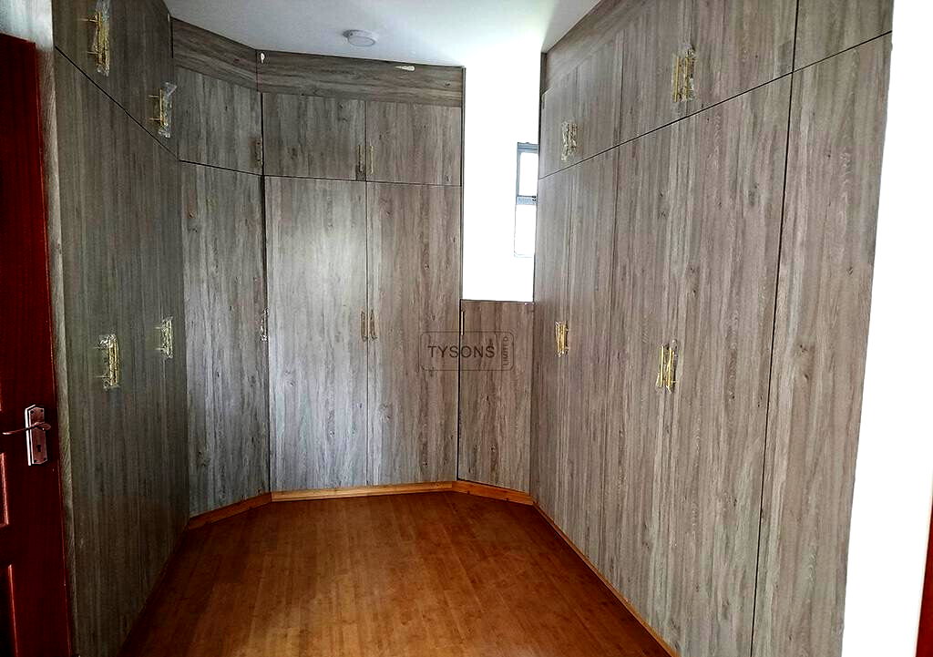 4-Ensuite Townhouse with Rooftop Terrace & DSQ - Lavington