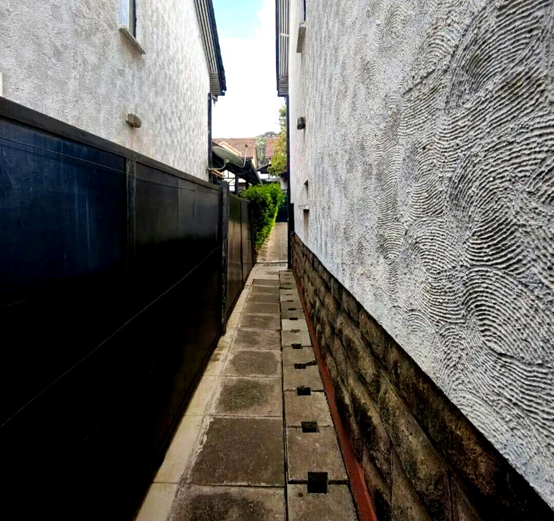 4BR Townhouse with Private Garden & DSQ - Kileleshwa