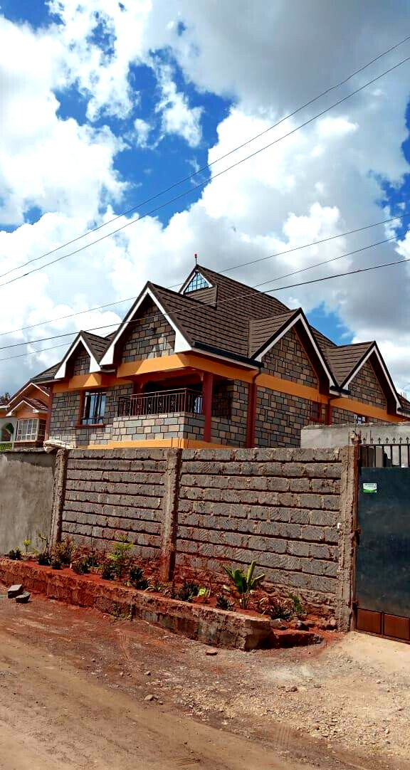 Newly Built 4BR All-Ensuite Townhouse on 40/80 - Membley
