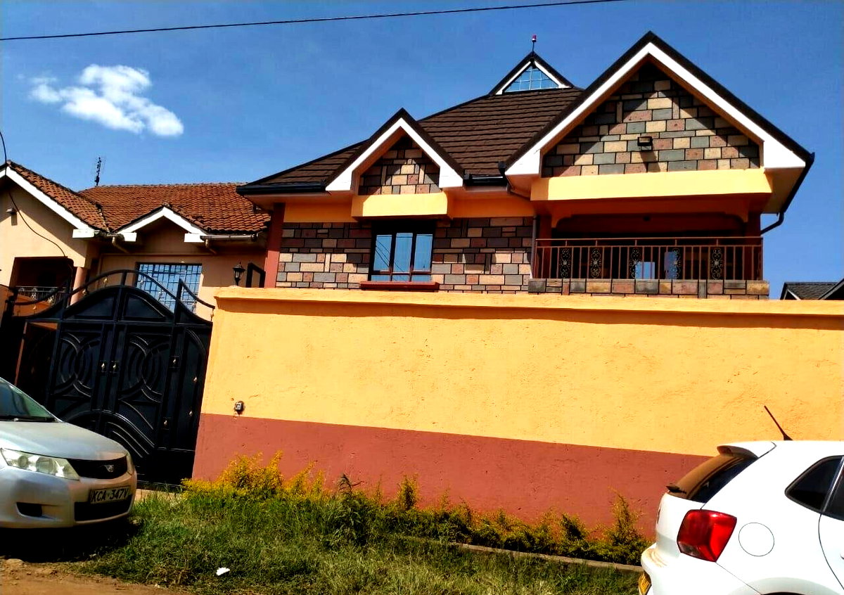 Newly Built 4BR All-Ensuite Townhouse on 40/80 - Membley