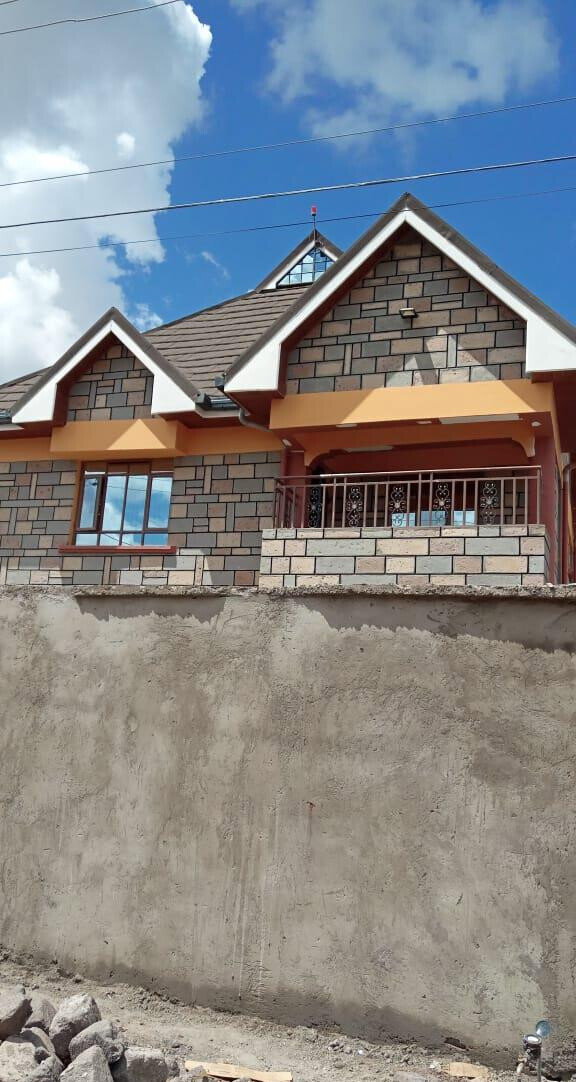 Newly Built 4BR All-Ensuite Townhouse on 40/80 - Membley