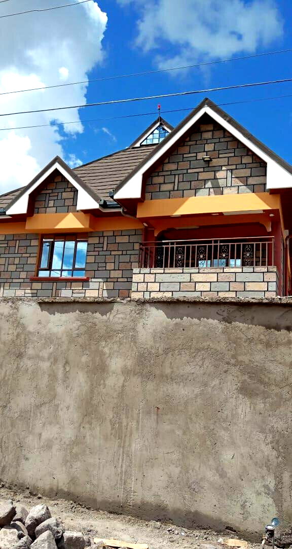 Newly Built 4BR All-Ensuite Townhouse on 40/80 - Membley