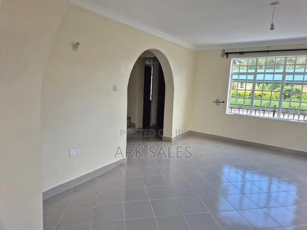 3bdrm Bungalow in Greenpark, DayStar Area for sale