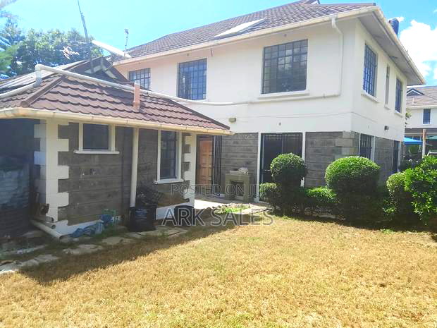 3bdrm Bungalow in Greenpark, DayStar Area for sale