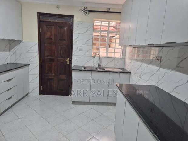3bdrm Bungalow in Greenpark, DayStar Area for sale