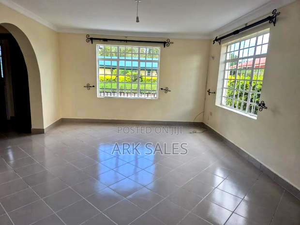 3bdrm Bungalow in Greenpark, DayStar Area for sale