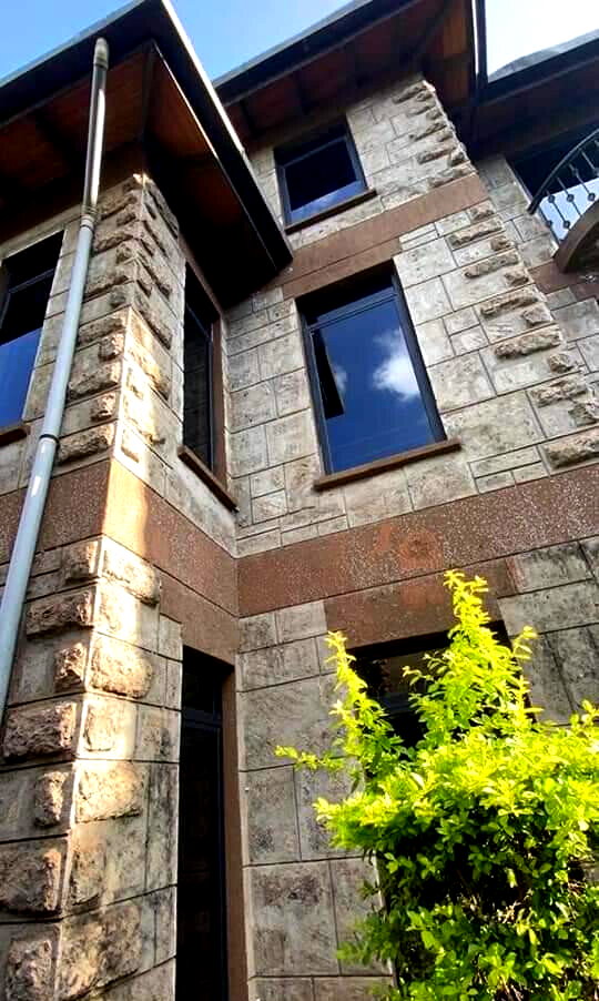 5-Ensuite Mansion with Jacuzzi, Sauna & Steam Bath - Lavington