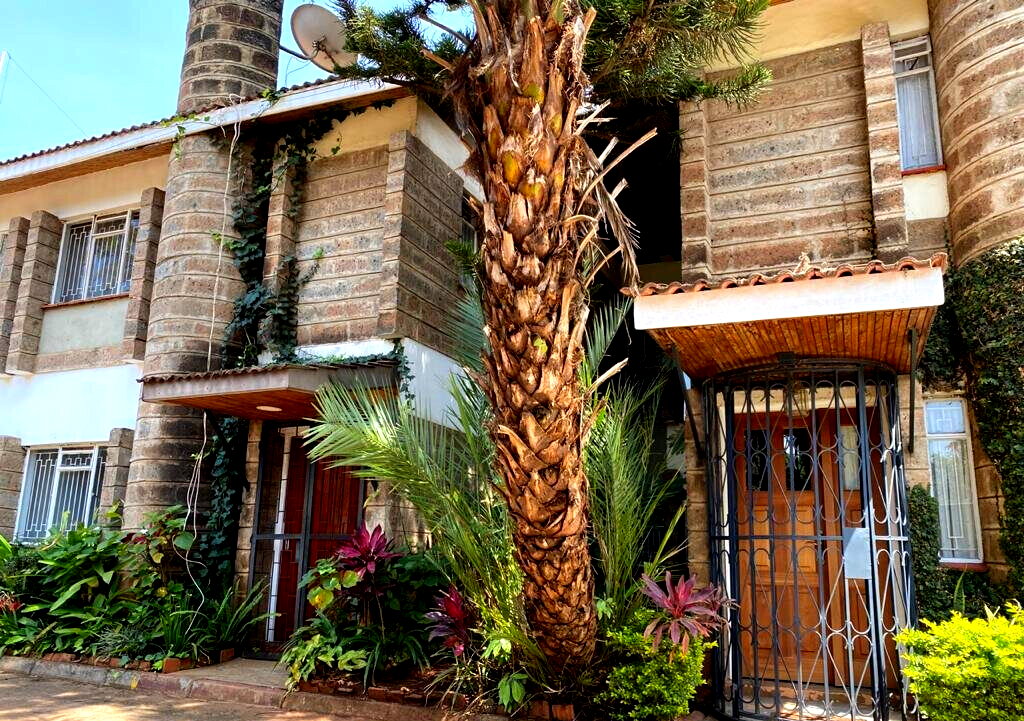 Renovated 4BR Maisonette with DSQ - Kileleshwa