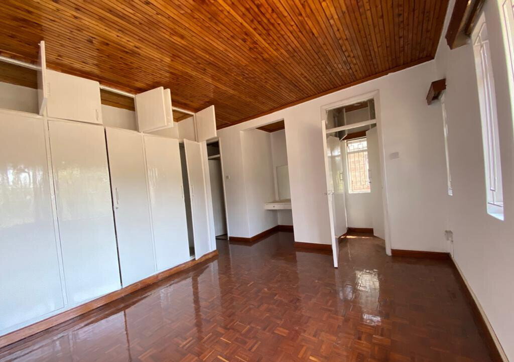 Renovated 4BR Maisonette with DSQ - Kileleshwa
