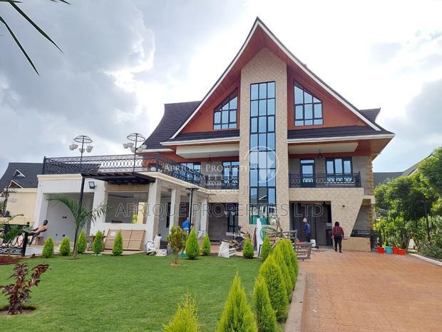 6bdrm Mansion in Daykio Bustani, Kimbo for sale