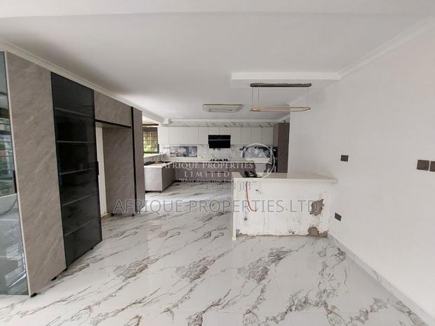 6bdrm Mansion in Daykio Bustani, Kimbo for sale