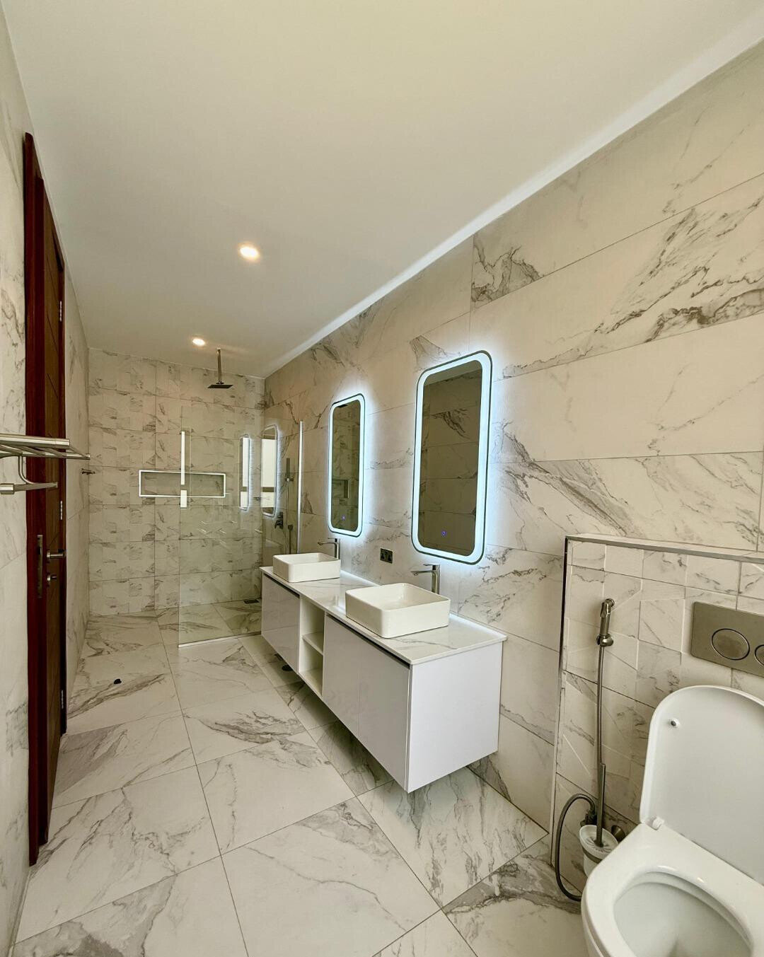 Triple-Height Entrance Townhouse with Pool & DSQ – Karen