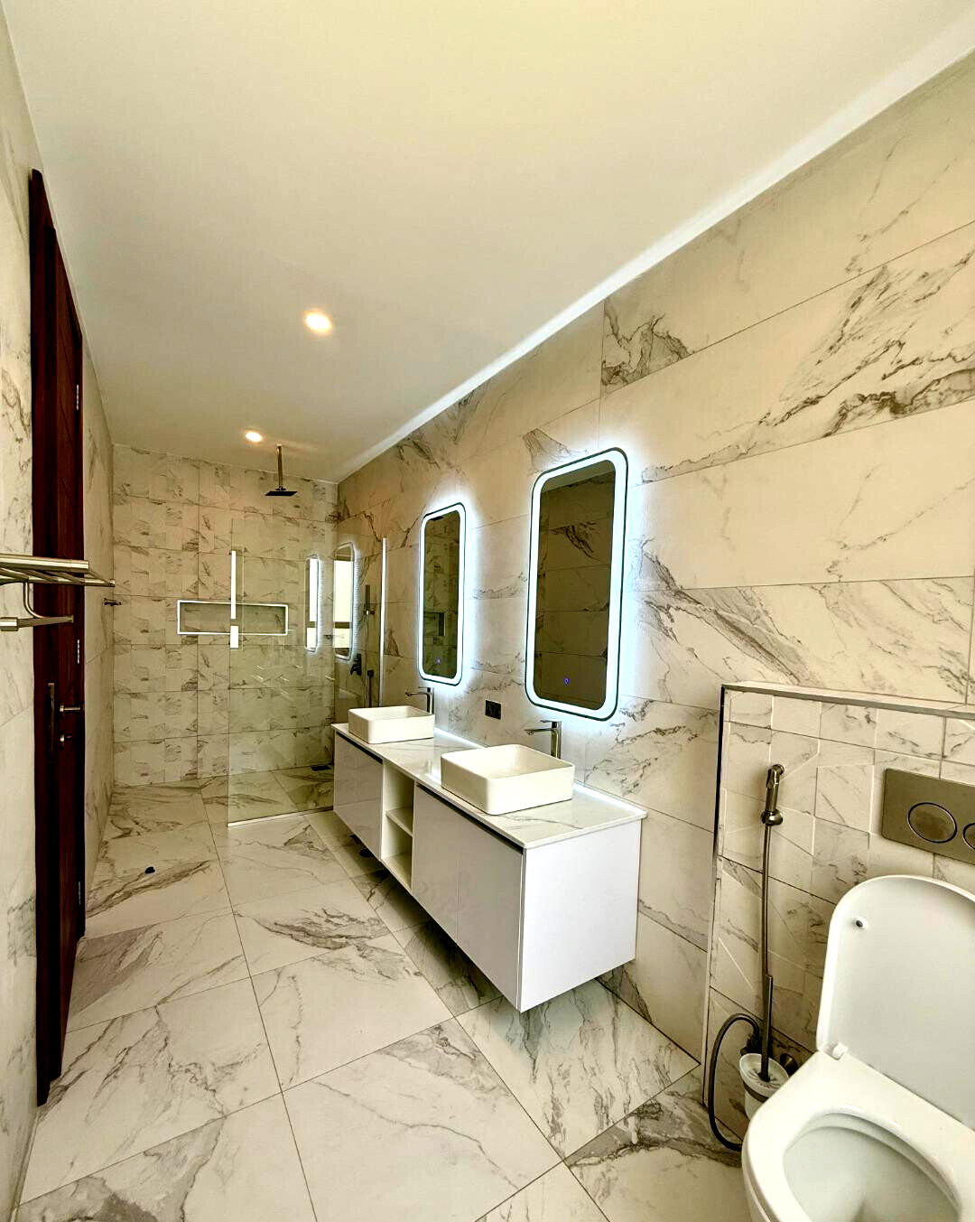Triple-Height Entrance Townhouse with Pool & DSQ – Karen