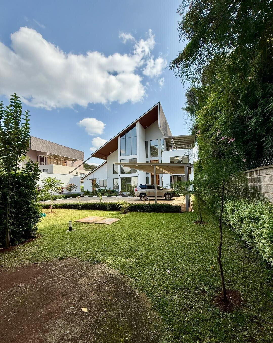 Triple-Height Entrance Townhouse with Pool & DSQ – Karen