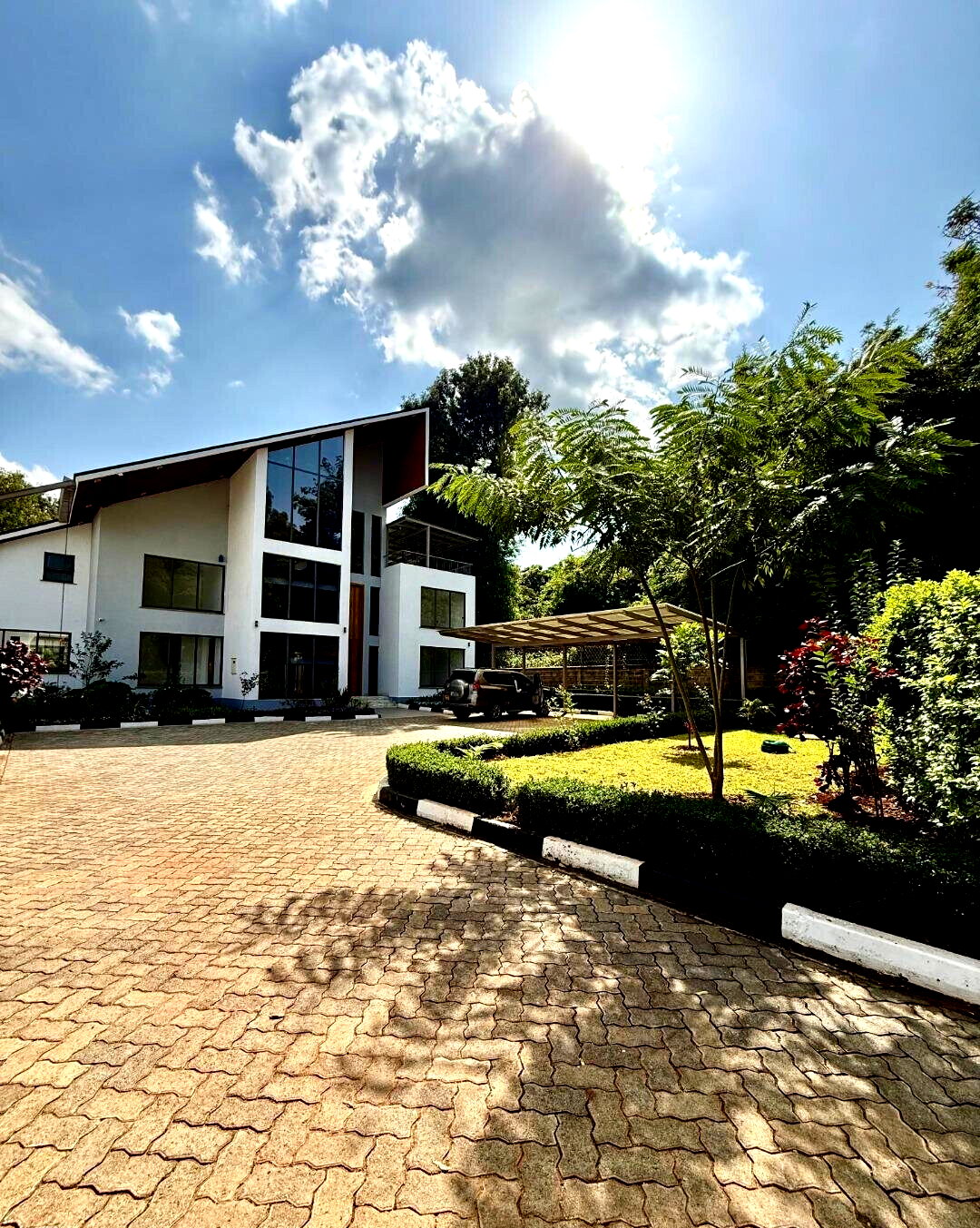 Triple-Height Entrance Townhouse with Pool & DSQ – Karen